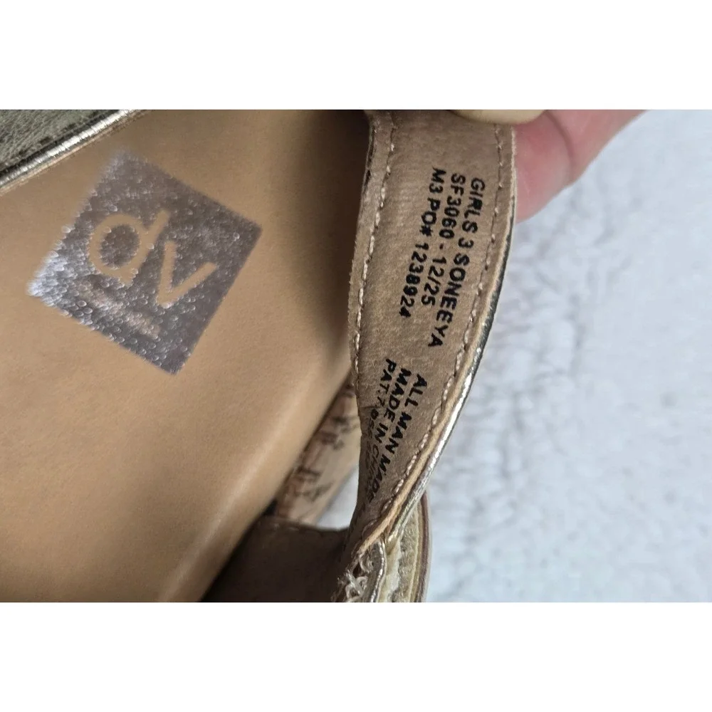 DV Dolce Vita Girls Soneeya Gold Metallic Bow Eyelet Cork Platform Sandals‎ 3